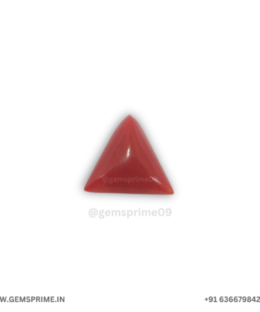Italian triangle Coral 3.925 carat